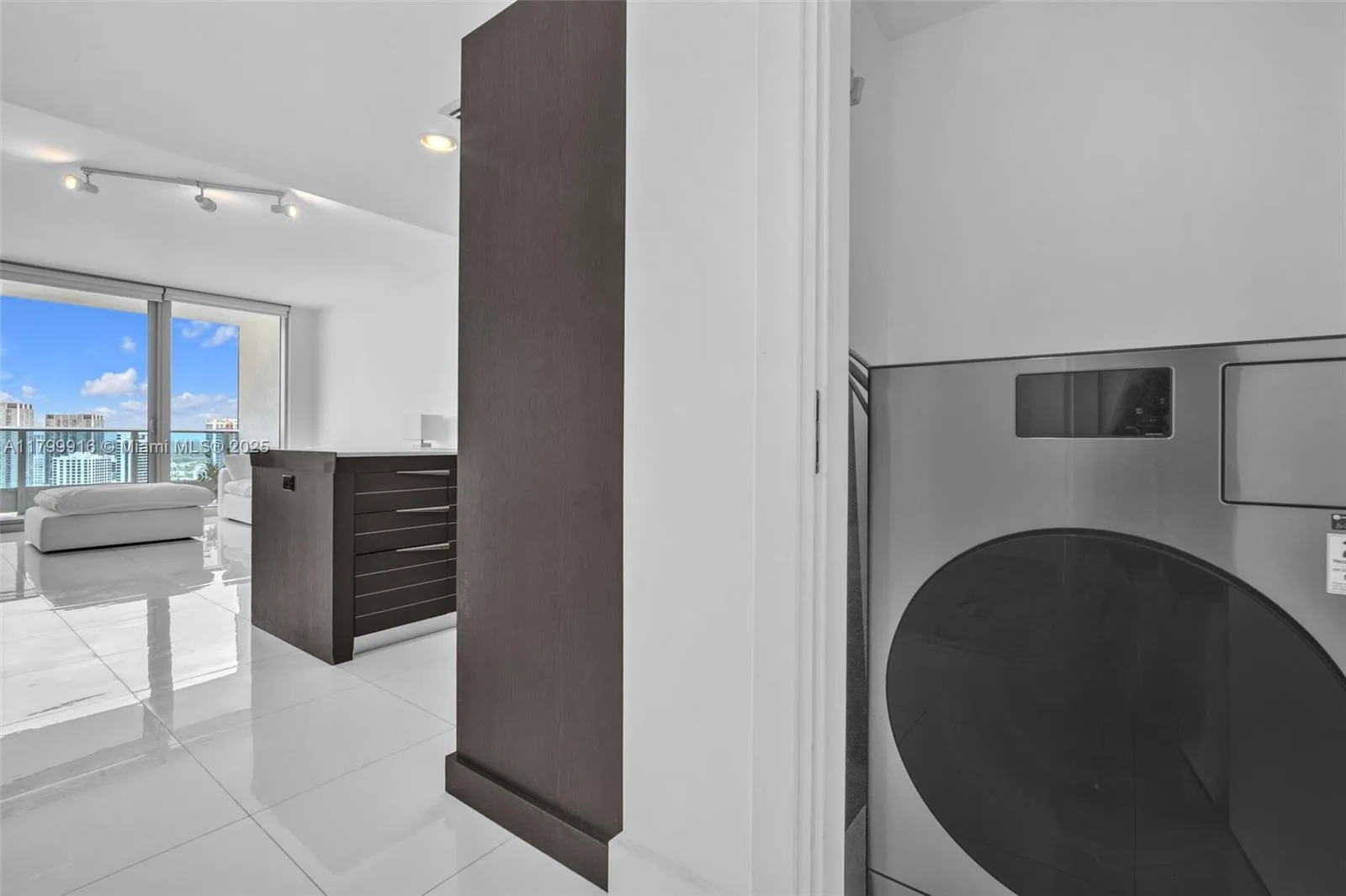 200 Biscayne Boulevard Way # 4012, Miami, FL 33131 photo 13