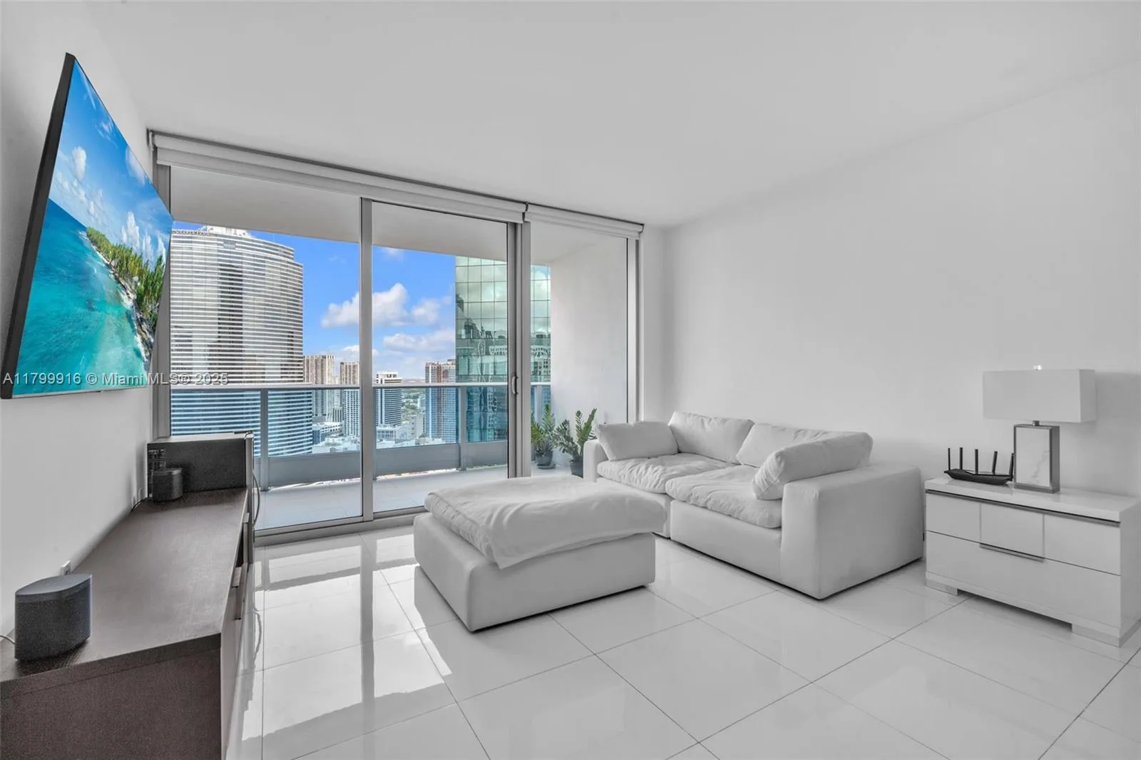 200 Biscayne Boulevard Way # 4012, Miami, FL 33131 photo 2