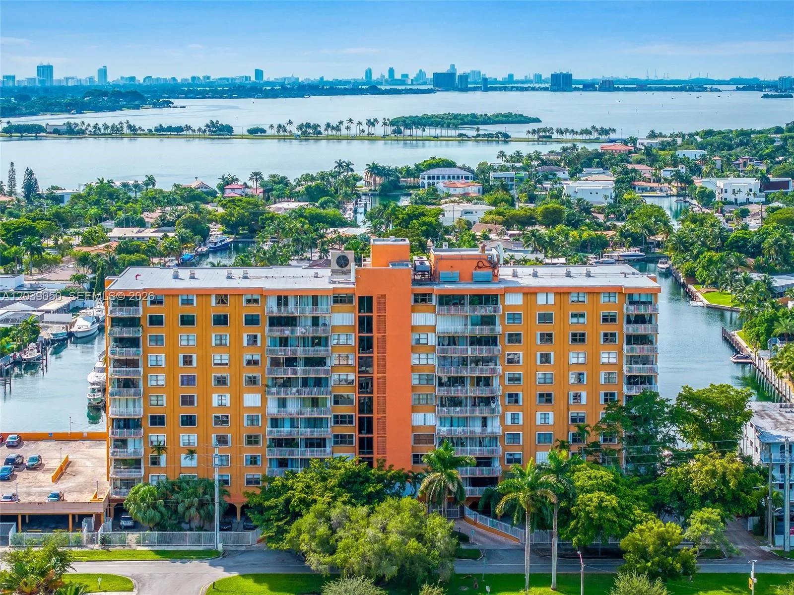 2450 NE 135th St # 1006, North Miami, FL 33181