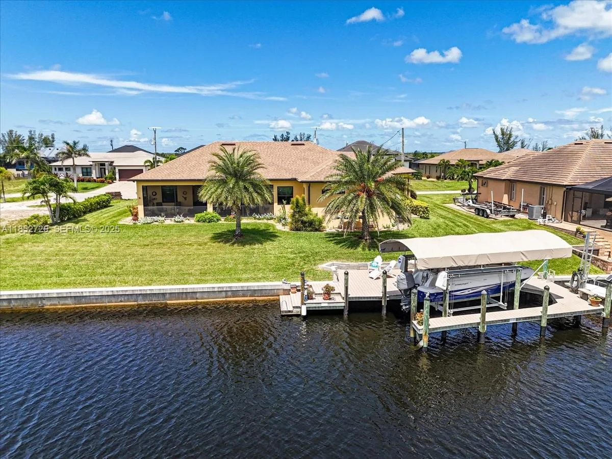 413 NW 39TH AVE, Cape Coral, FL 33993