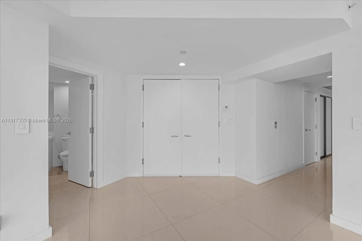2127 Brickell Ave # 1701, Miami, FL 33129 photo 11