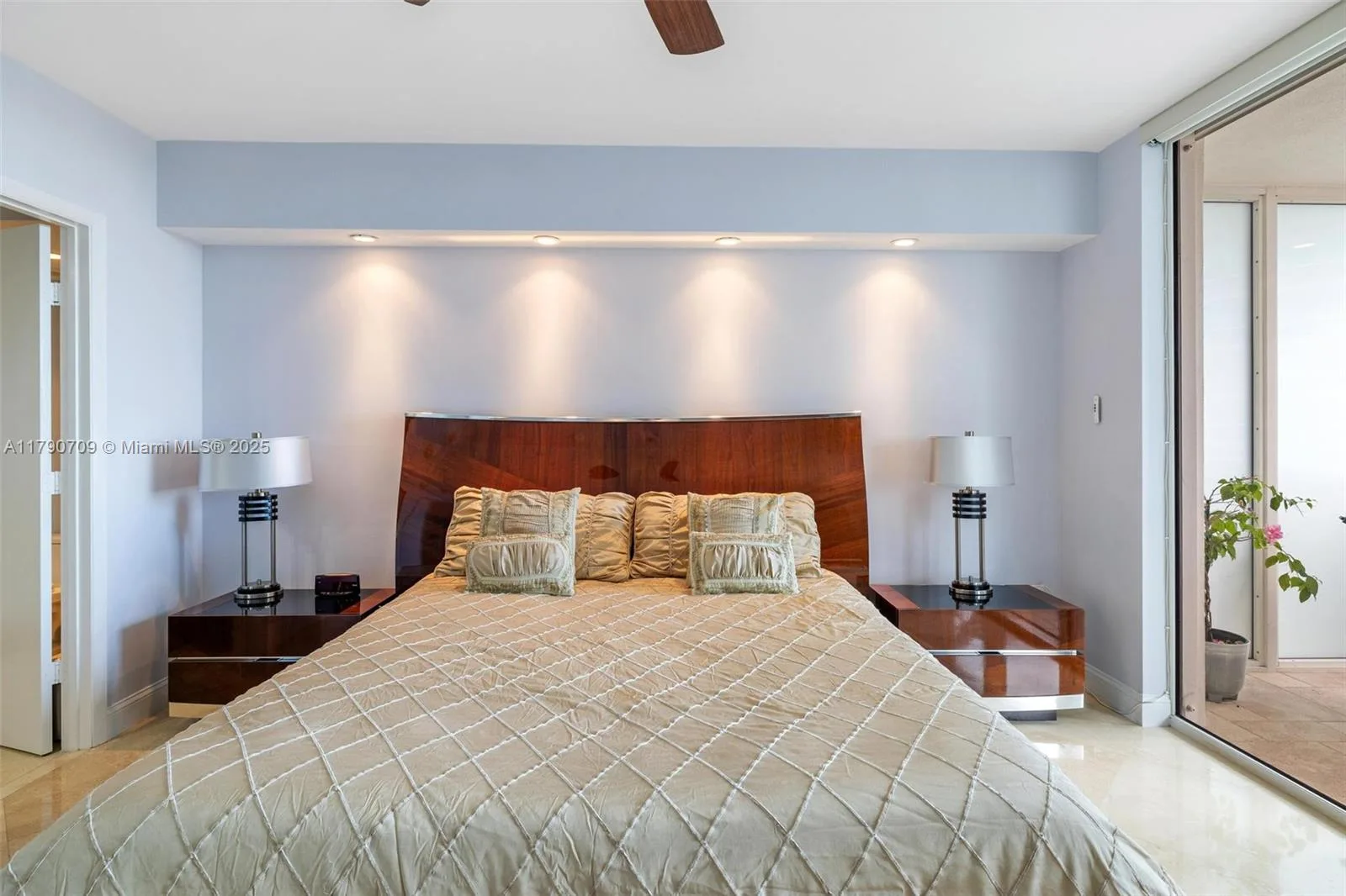 1830 S Ocean Dr # 2804, Hallandale Beach, FL 33009 photo 10