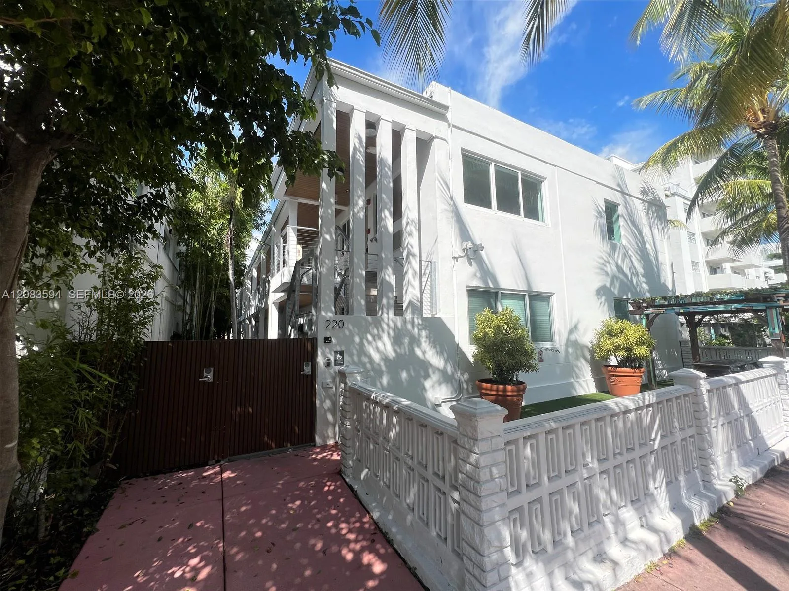 220 Collins Ave # 8B, Miami Beach, FL 33139