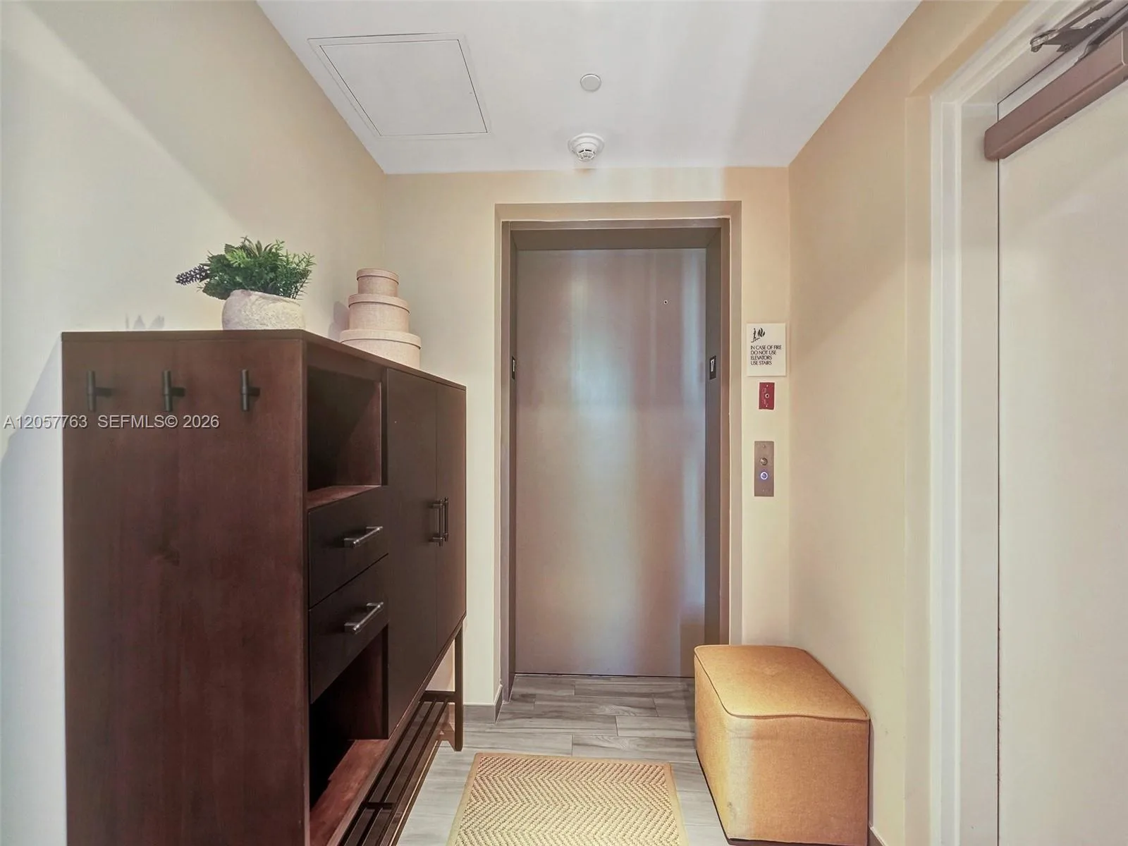 460 NE 28th St # 1701, Miami, FL 33137 photo 3