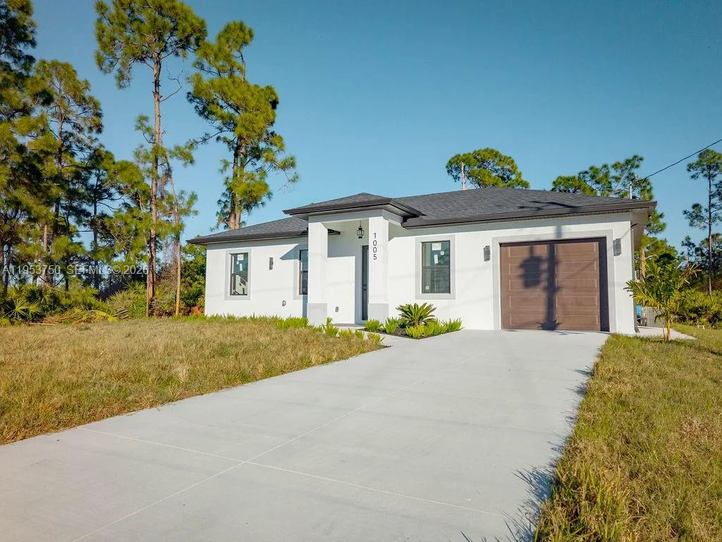1005 Brenton Ave, Lehigh Acres, FL 33974