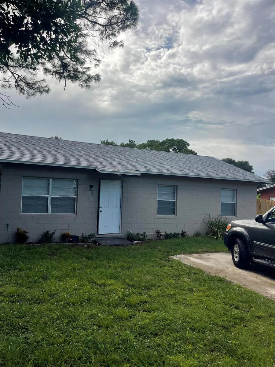 805 N 27TH Street, Fort Pierce, FL 34947