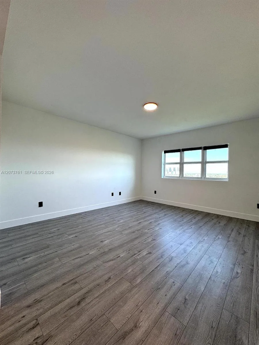 15051 Royal Oaks Ln # 1403, North Miami, FL 33181 photo 9