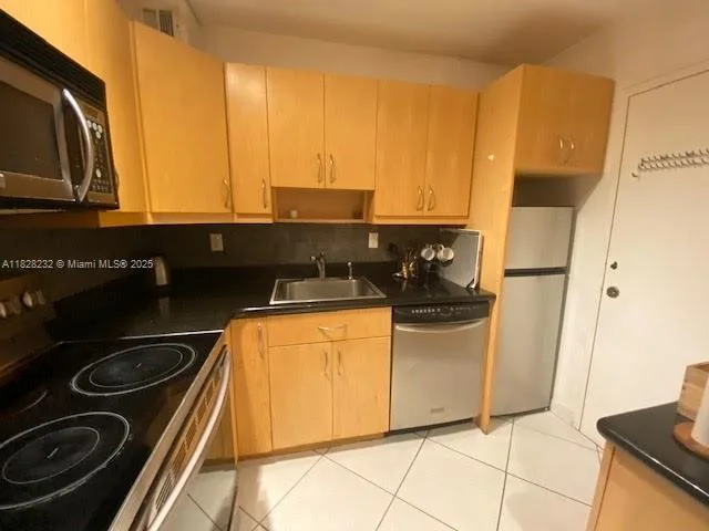 2899 Collins Ave # 1002, Miami Beach, FL 33140 photo 13
