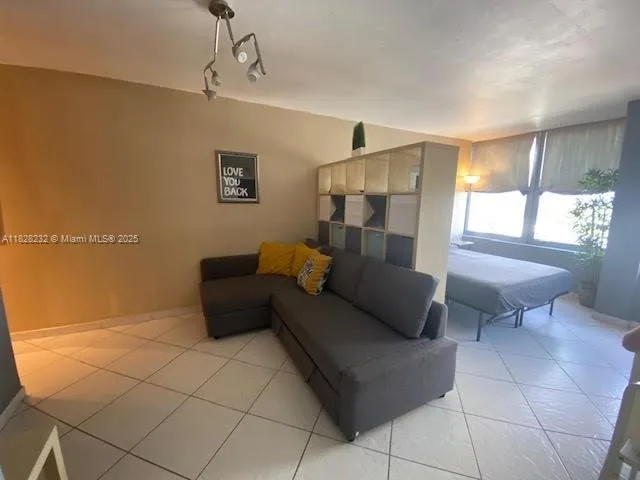2899 Collins Ave # 1002, Miami Beach, FL 33140 photo 9