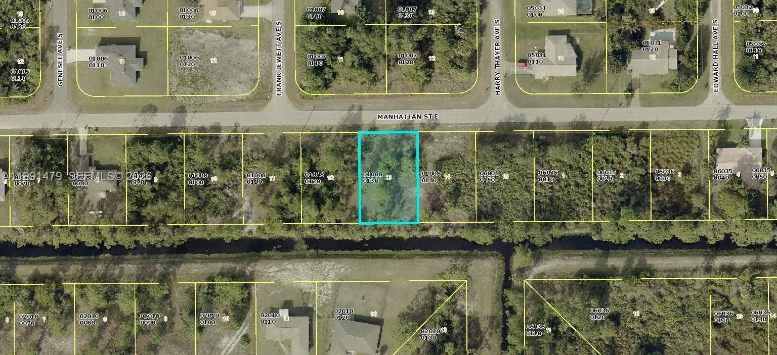 726 E Manhattan St., Lehigh Acres, FL 33974