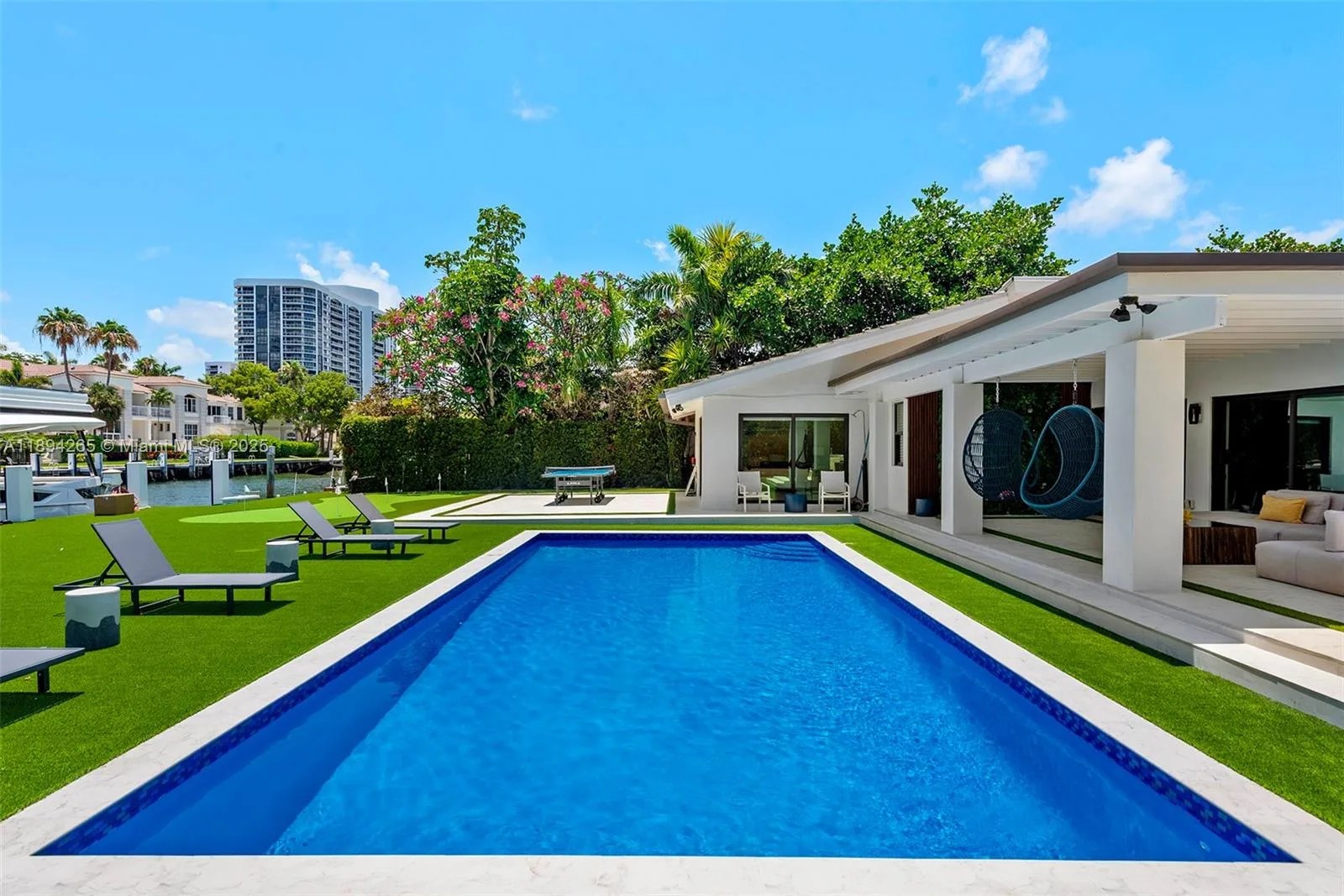 207 Holiday Dr, Hallandale Beach, FL 33009 photo 12