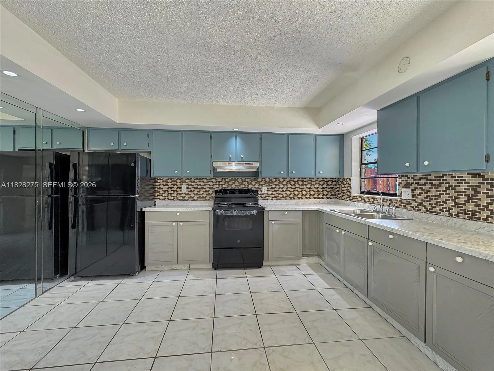 8103 SW 24th St, North Lauderdale, FL 33068 photo 4