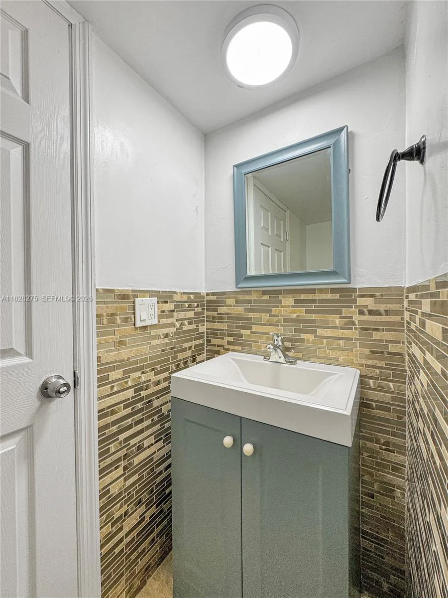 8103 SW 24th St, North Lauderdale, FL 33068 photo 6