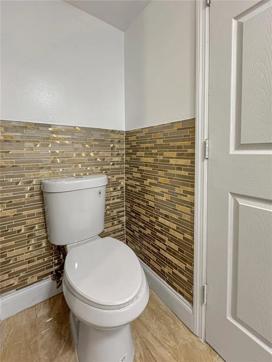 8103 SW 24th St, North Lauderdale, FL 33068 photo 7