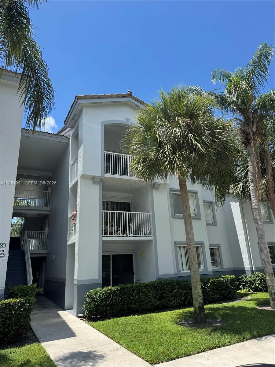 2600 S University Dr # 103, Davie, FL 33328