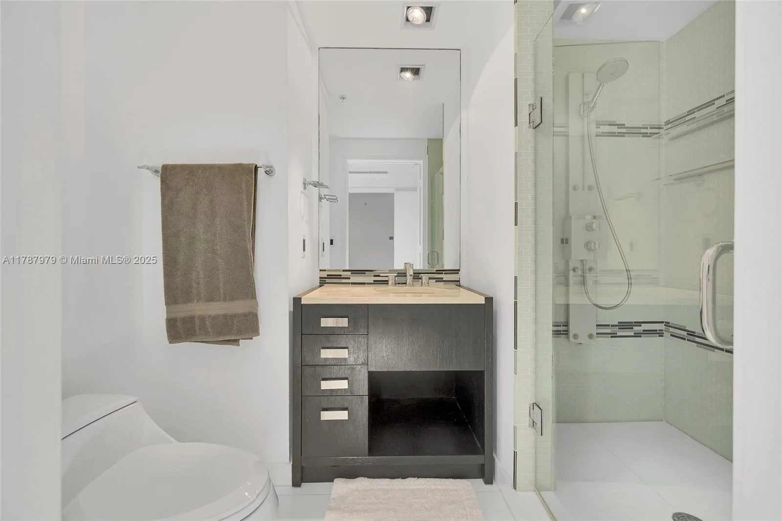 18201 Collins Ave # 1002, Sunny Isles Beach, FL 33160 photo 12