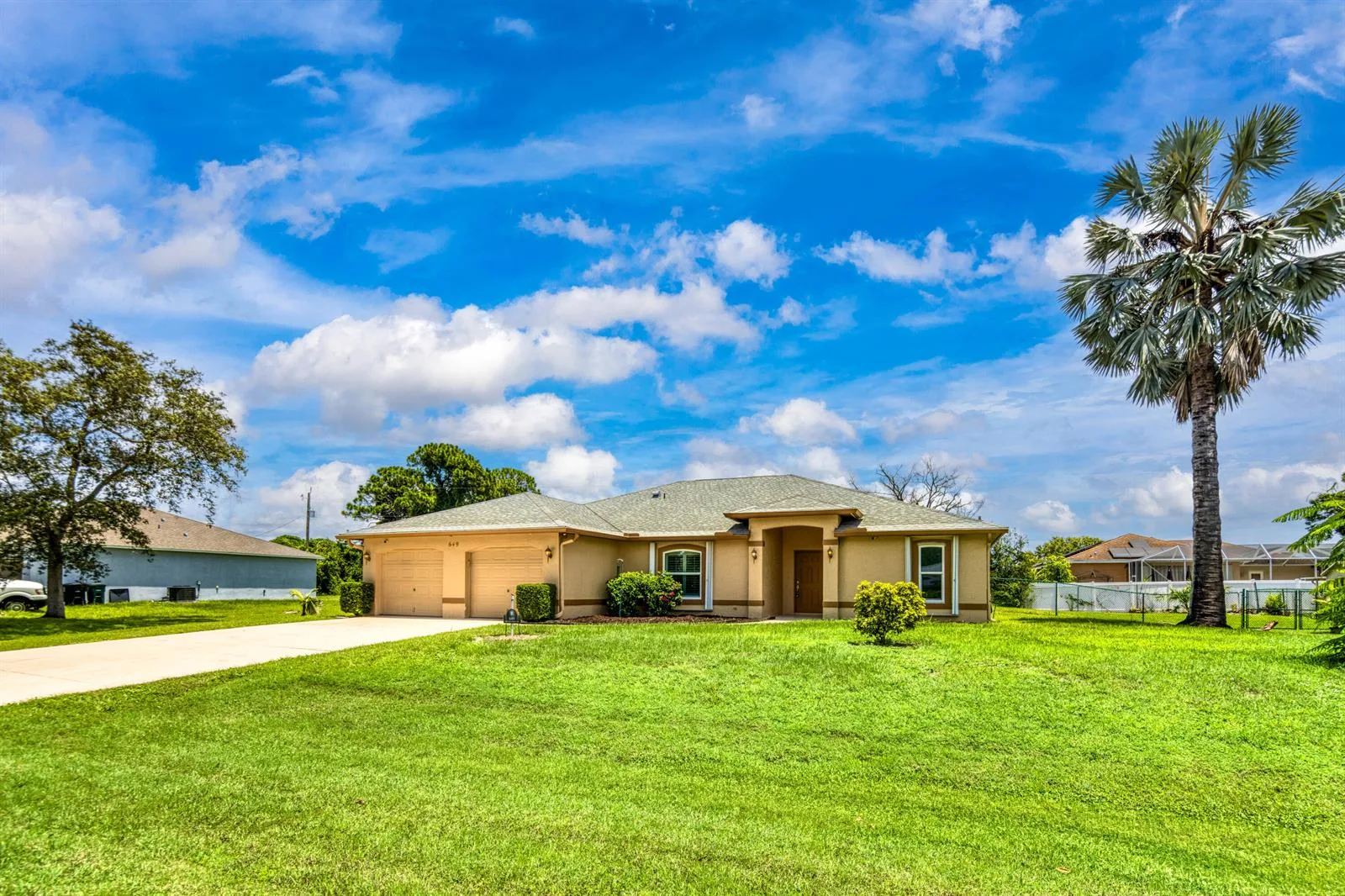 649 NE HORIZON Lane, Port St. Lucie, FL 34983 photo 3