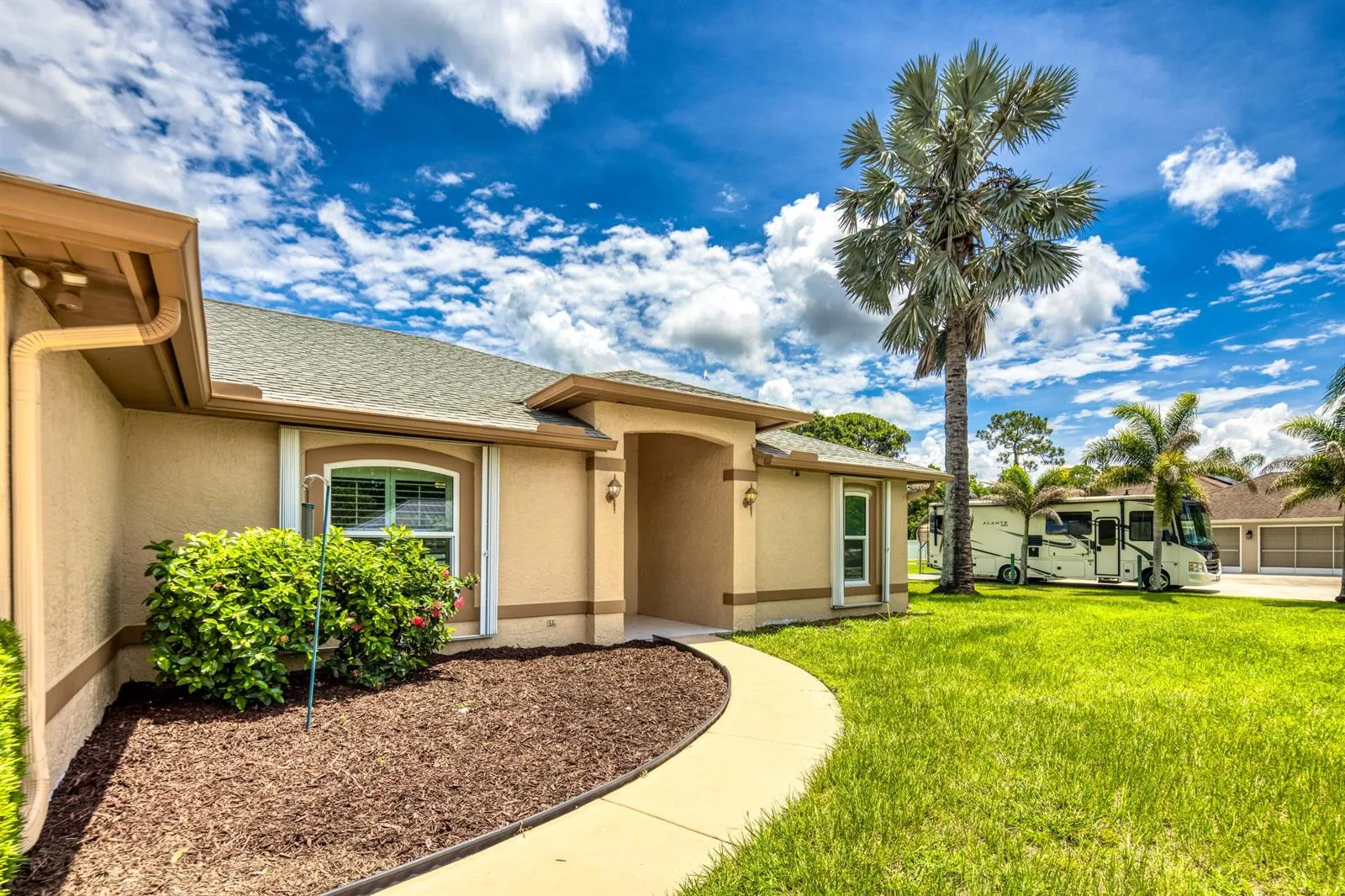 649 NE HORIZON Lane, Port St. Lucie, FL 34983 photo 4