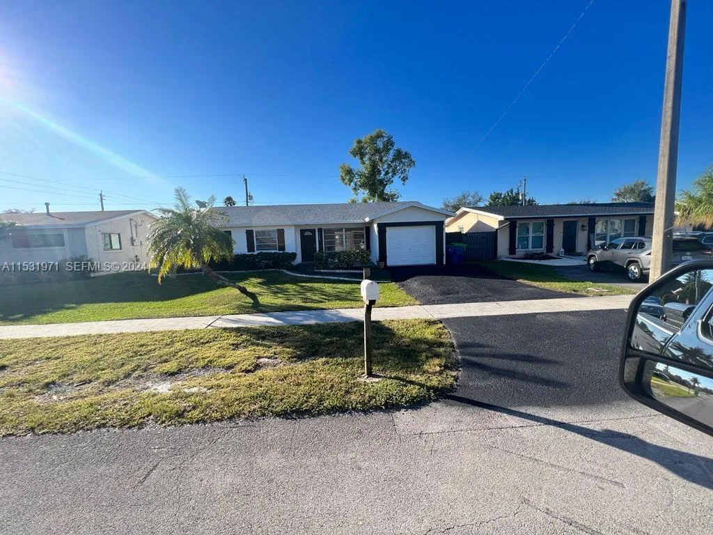11520 NW 31st Pl, Sunrise, FL 33323 photo 3