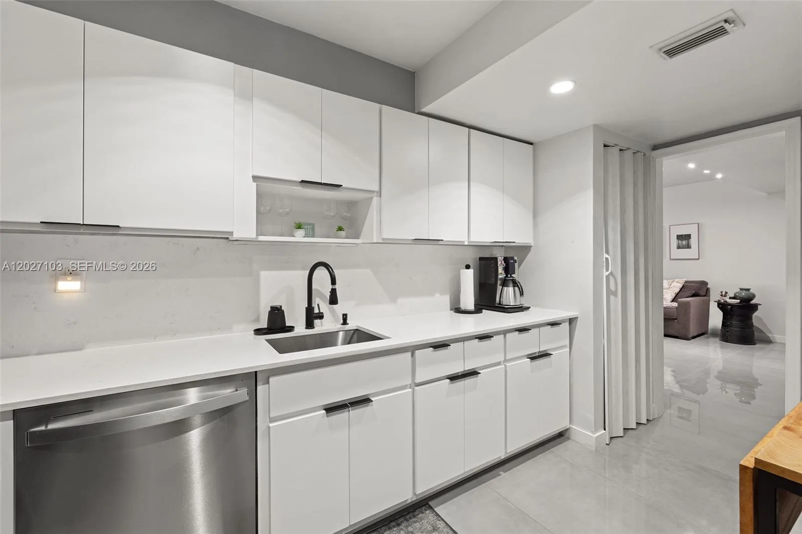 5001 Collins Ave # 1E, Miami Beach, FL 33140 photo 3