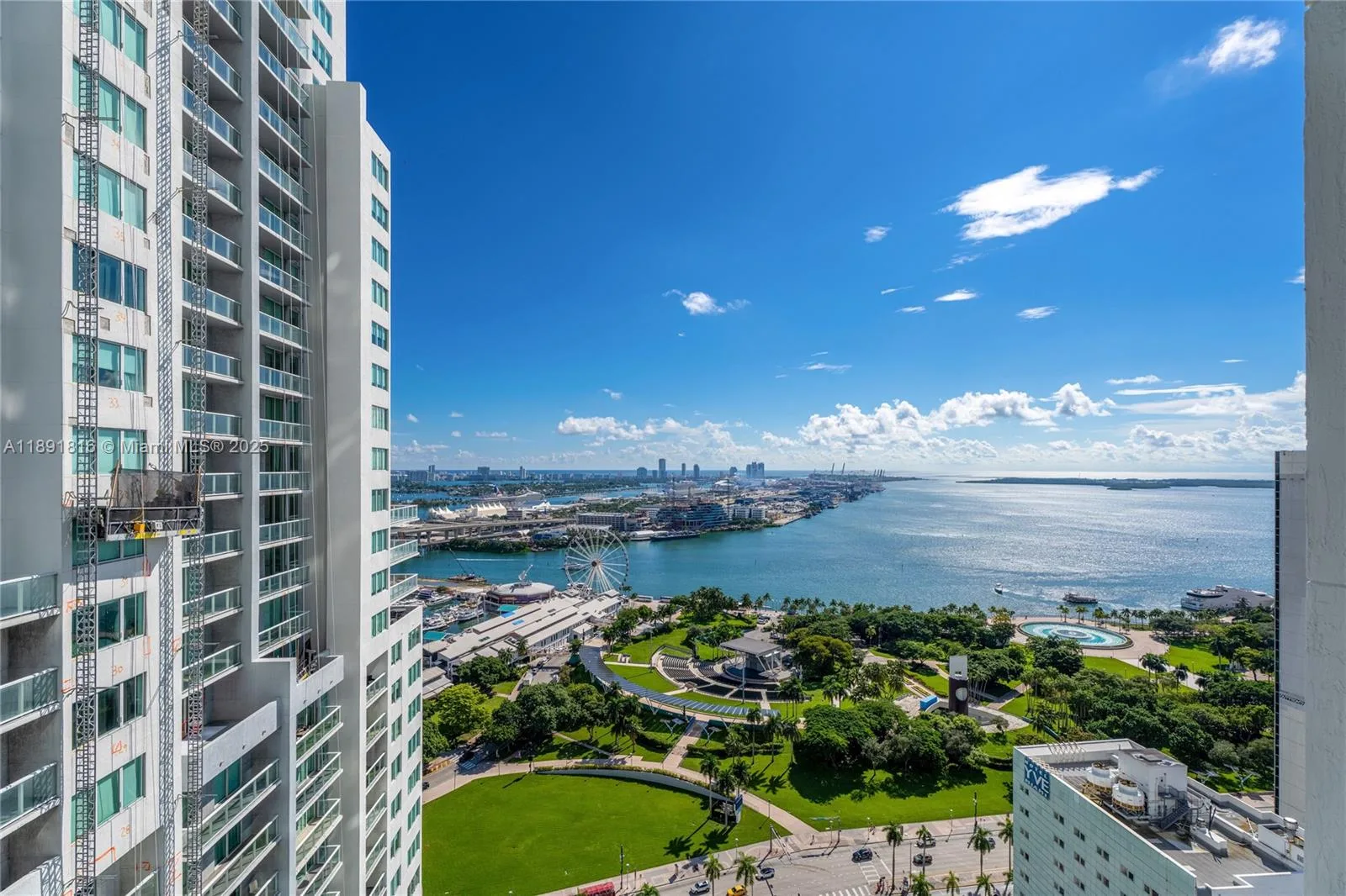 253 NE 2nd St # 3203, Miami, FL 33132