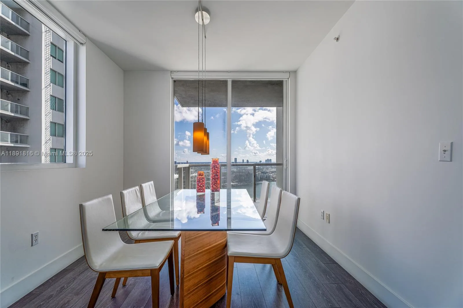 253 NE 2nd St # 3203, Miami, FL 33132 photo 11