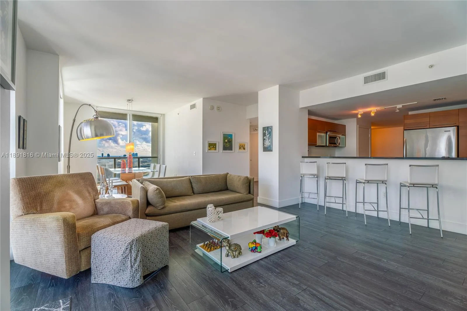 253 NE 2nd St # 3203, Miami, FL 33132 photo 4