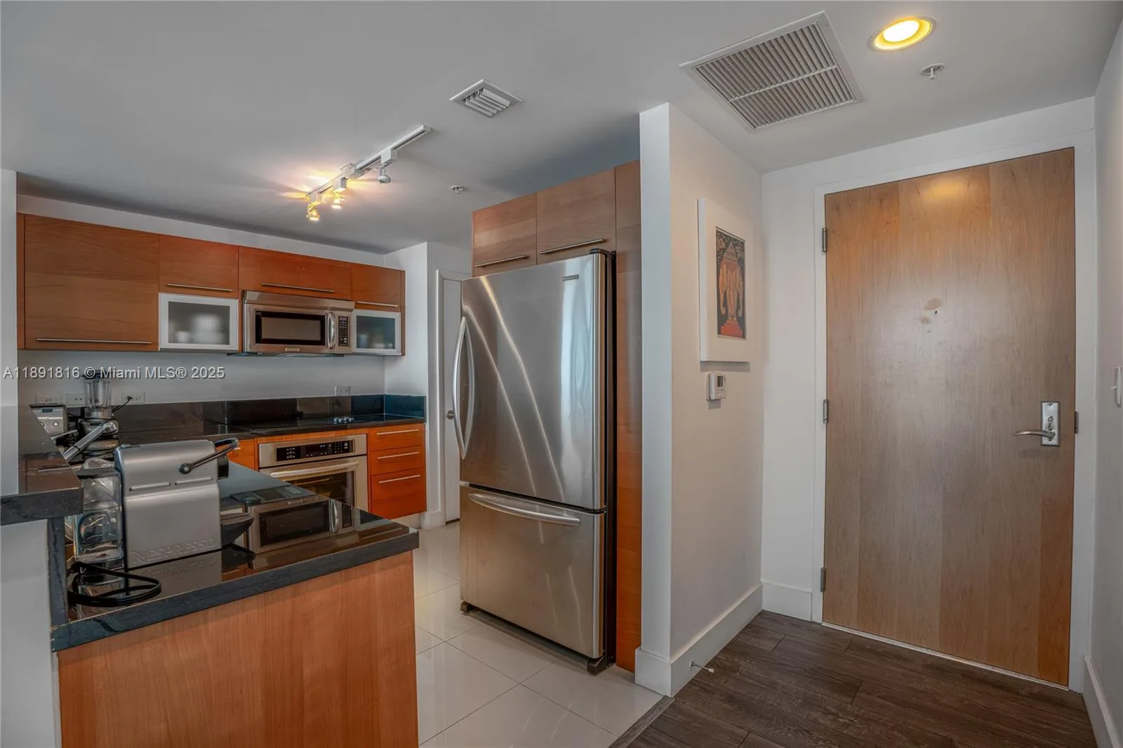 253 NE 2nd St # 3203, Miami, FL 33132 photo 5