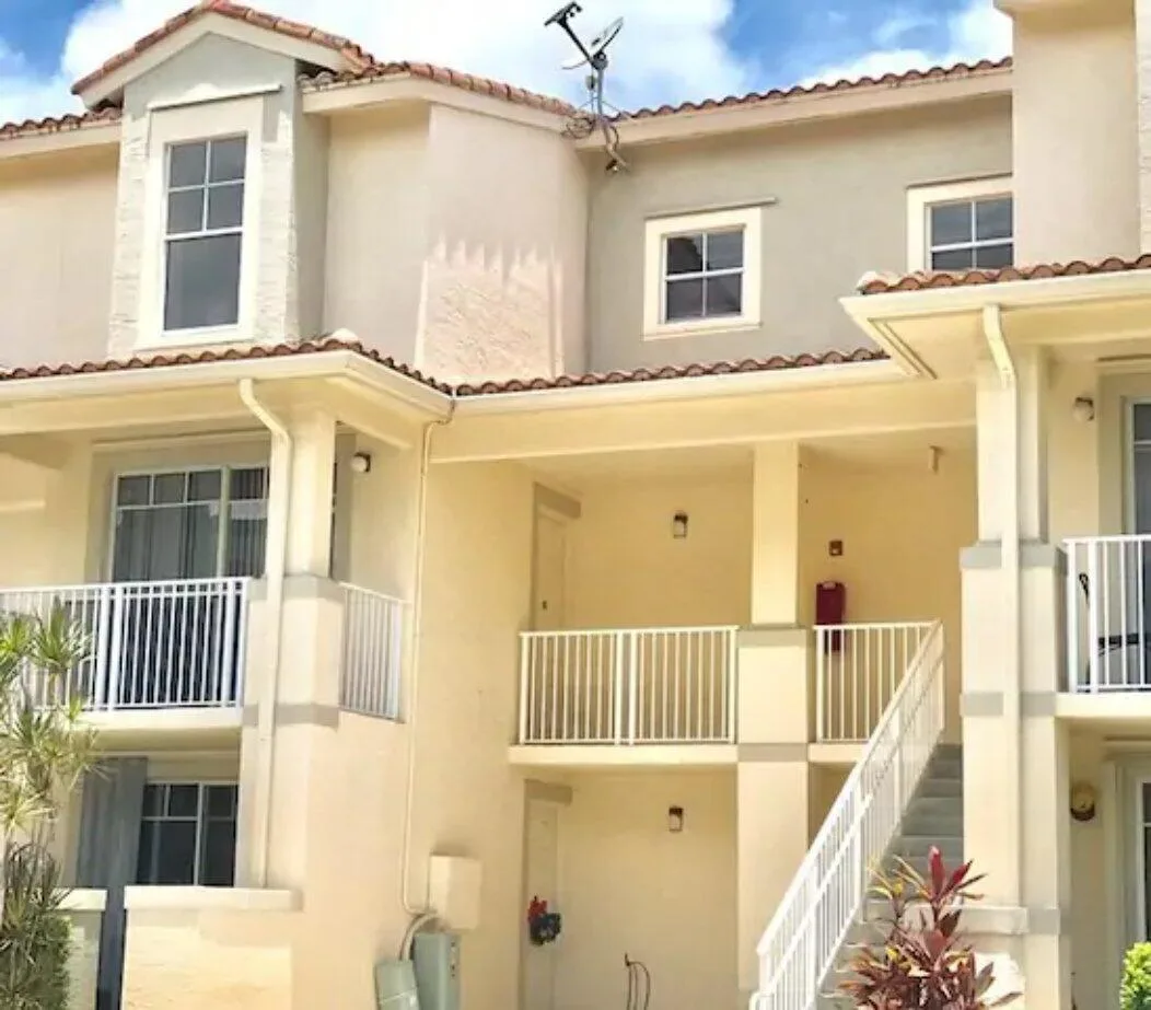1136 TOWN CENTER Drive # 23, Jupiter, FL 33458