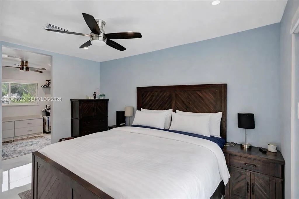 1580 NE 34th St, Oakland Park, FL 33334 photo 11