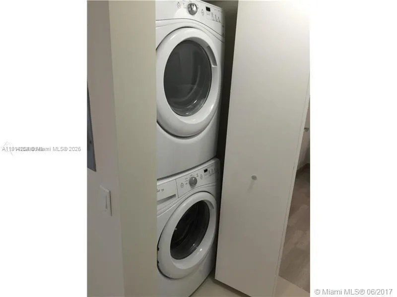 1300 Brickell Bay Dr # 1807, Miami, FL 33131 photo 11