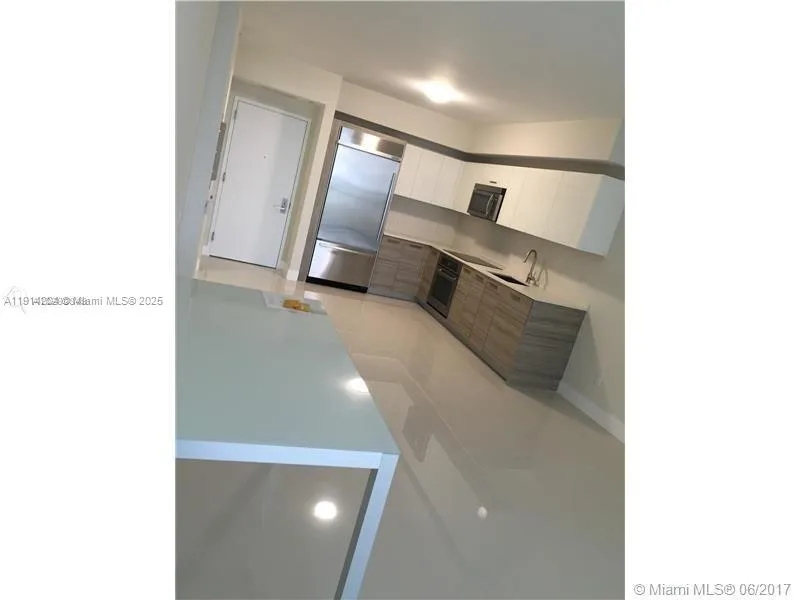 1300 Brickell Bay Dr # 1807, Miami, FL 33131 photo 5