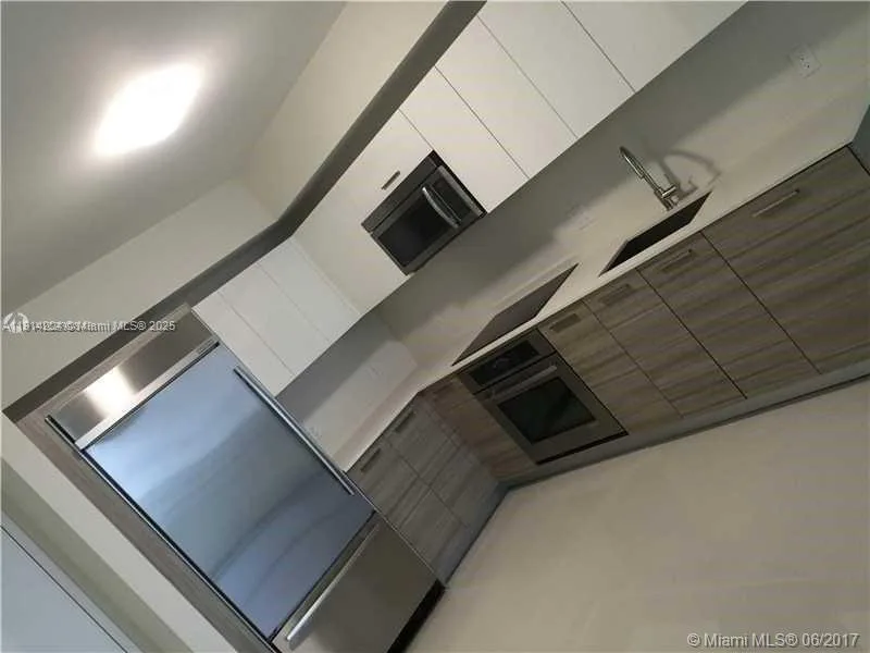 1300 Brickell Bay Dr # 1807, Miami, FL 33131 photo 6