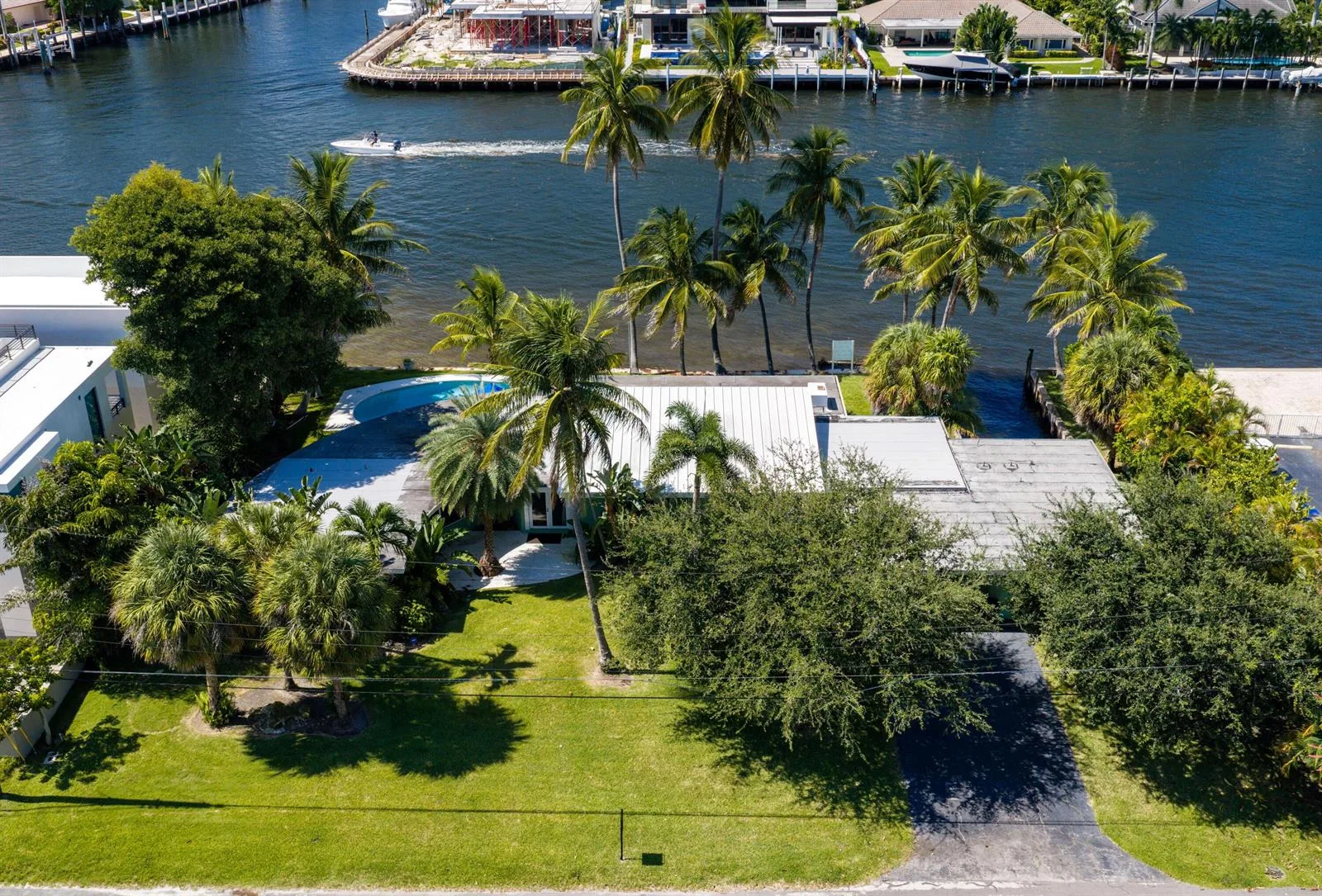 2605 N RIVERSIDE Drive, Pompano Beach, FL 33062 photo 2