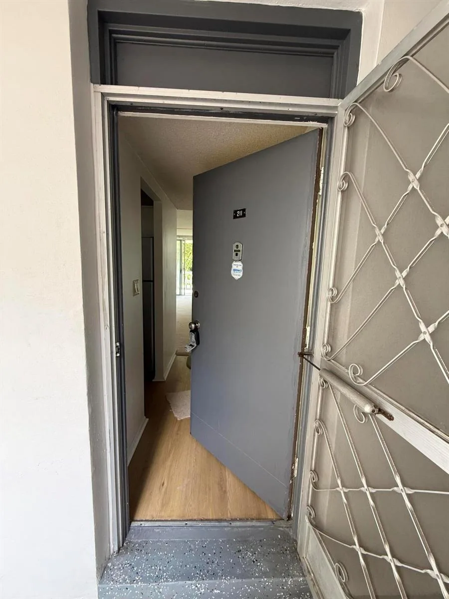 15600 NW 7TH Avenue # 211, Miami, FL 33169 photo 2