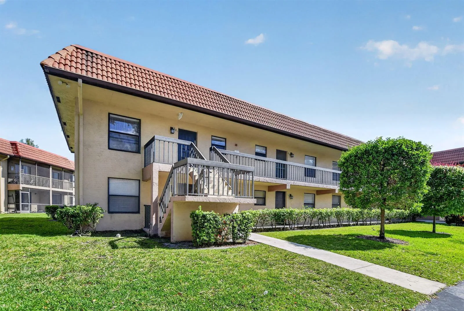 21895 LAKE FOREST Circle # 201, Boca Raton, FL 33433
