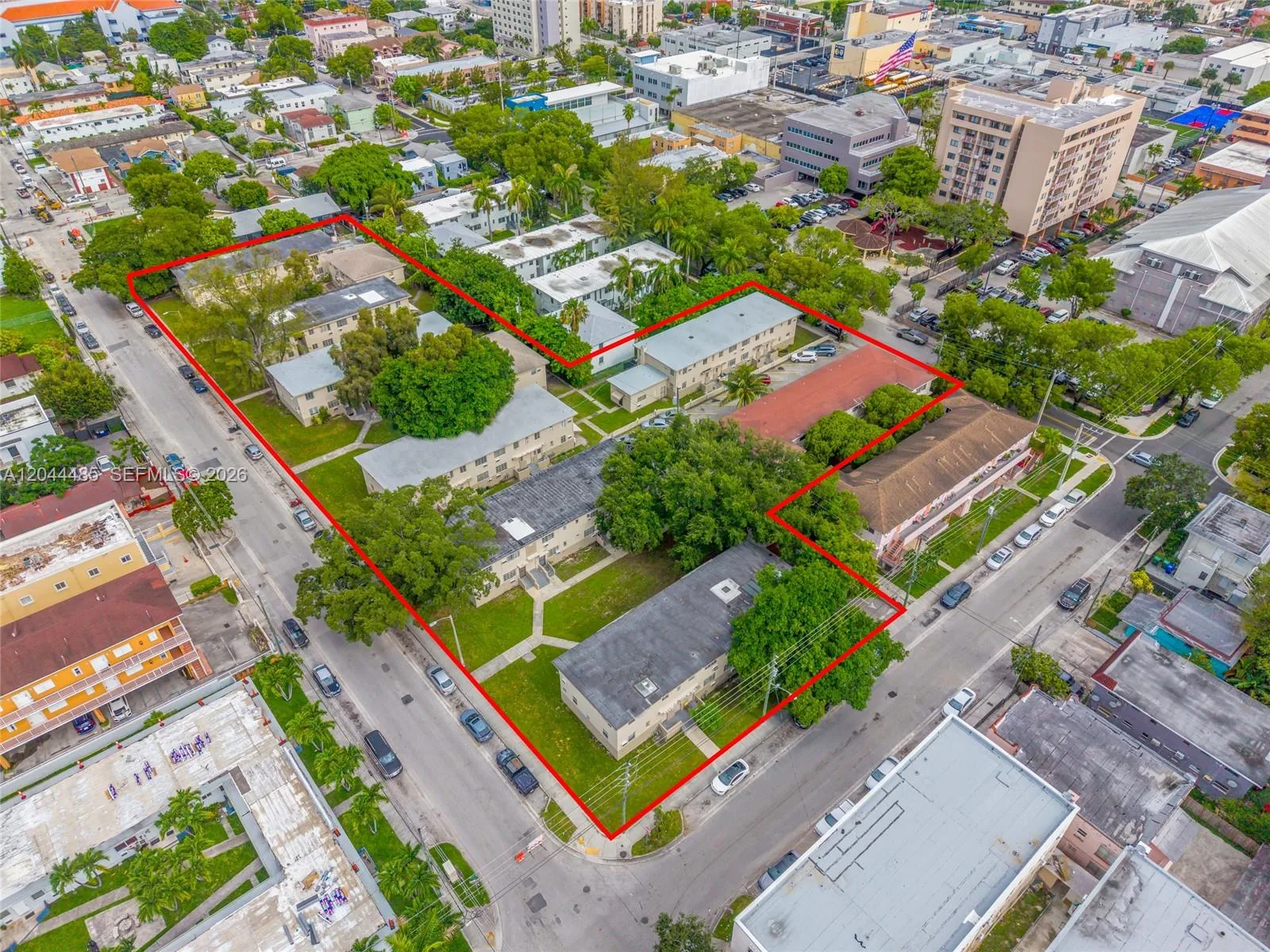 931 SW 3rd St, Miami, FL 33130 photo 3