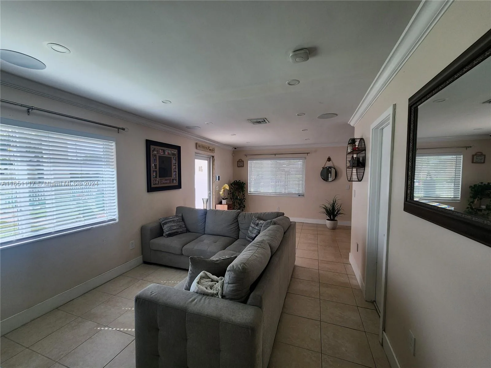1025 NE 13th Ave, Homestead, FL 33033 photo 10