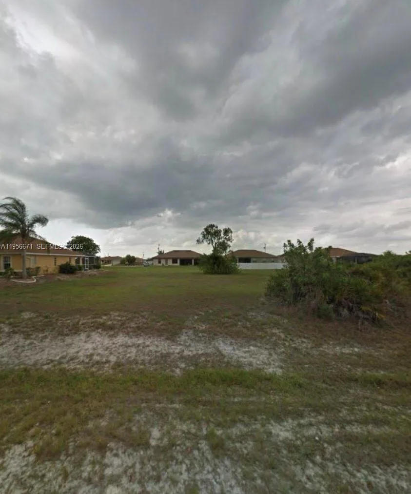 2223 embers pkwy w, Cape Coral, FL 33993