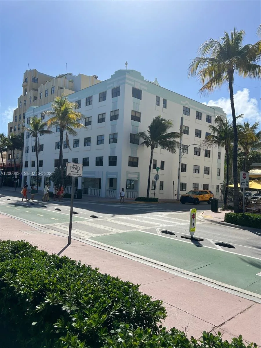 1390 Ocean Dr # 101, Miami Beach, FL 33139 photo 2