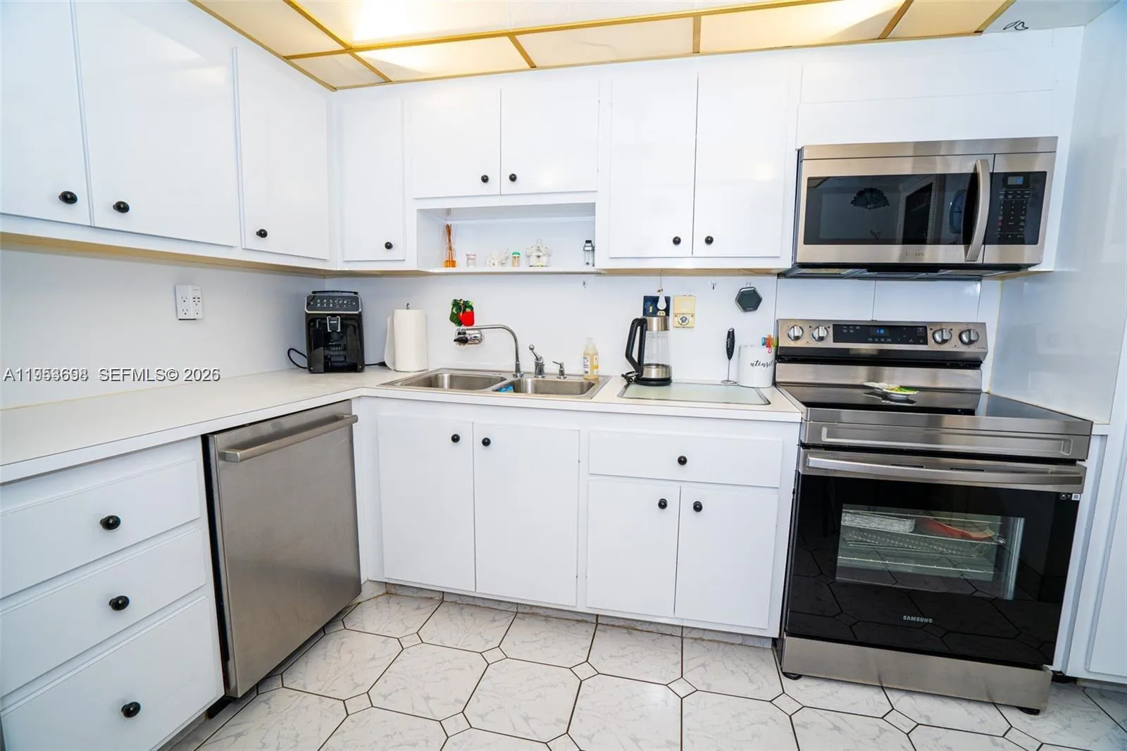 1833 S Ocean Dr # 1103, Hallandale Beach, FL 33009 photo 3