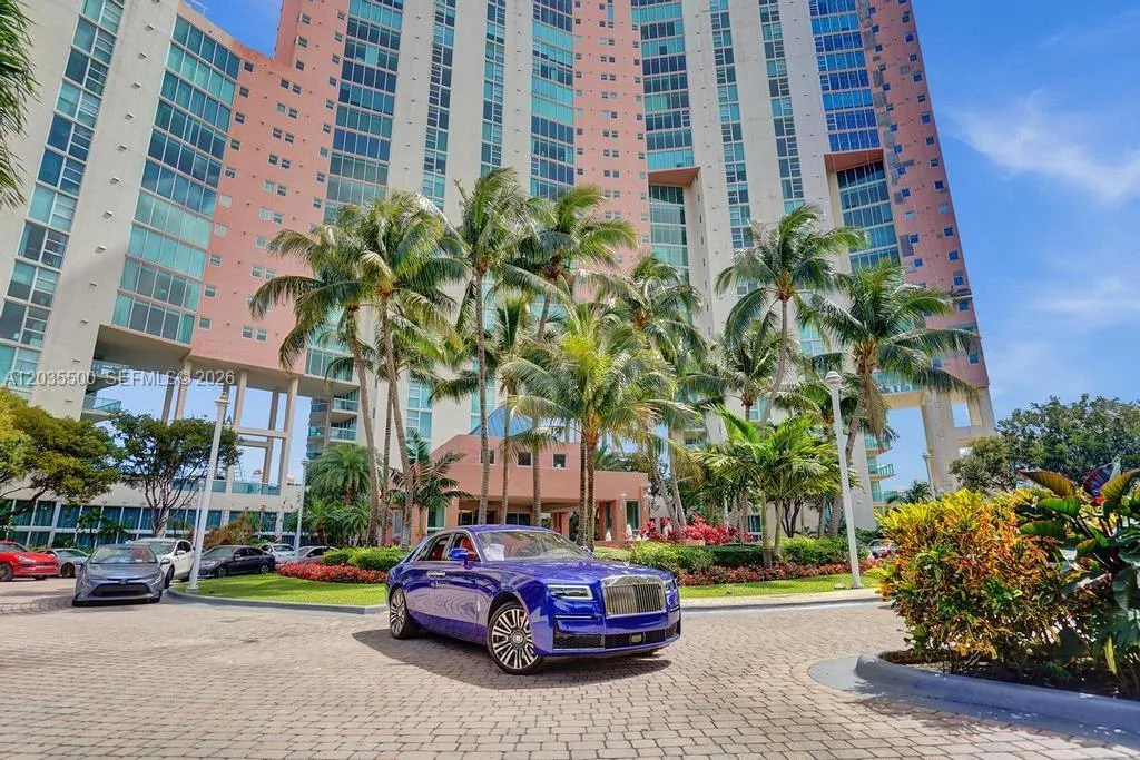 3370 Hidden Bay Dr # 2107, Aventura, FL 33180