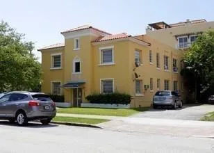 102 MENORES Avenue # 7, Coral Gables, FL 33134