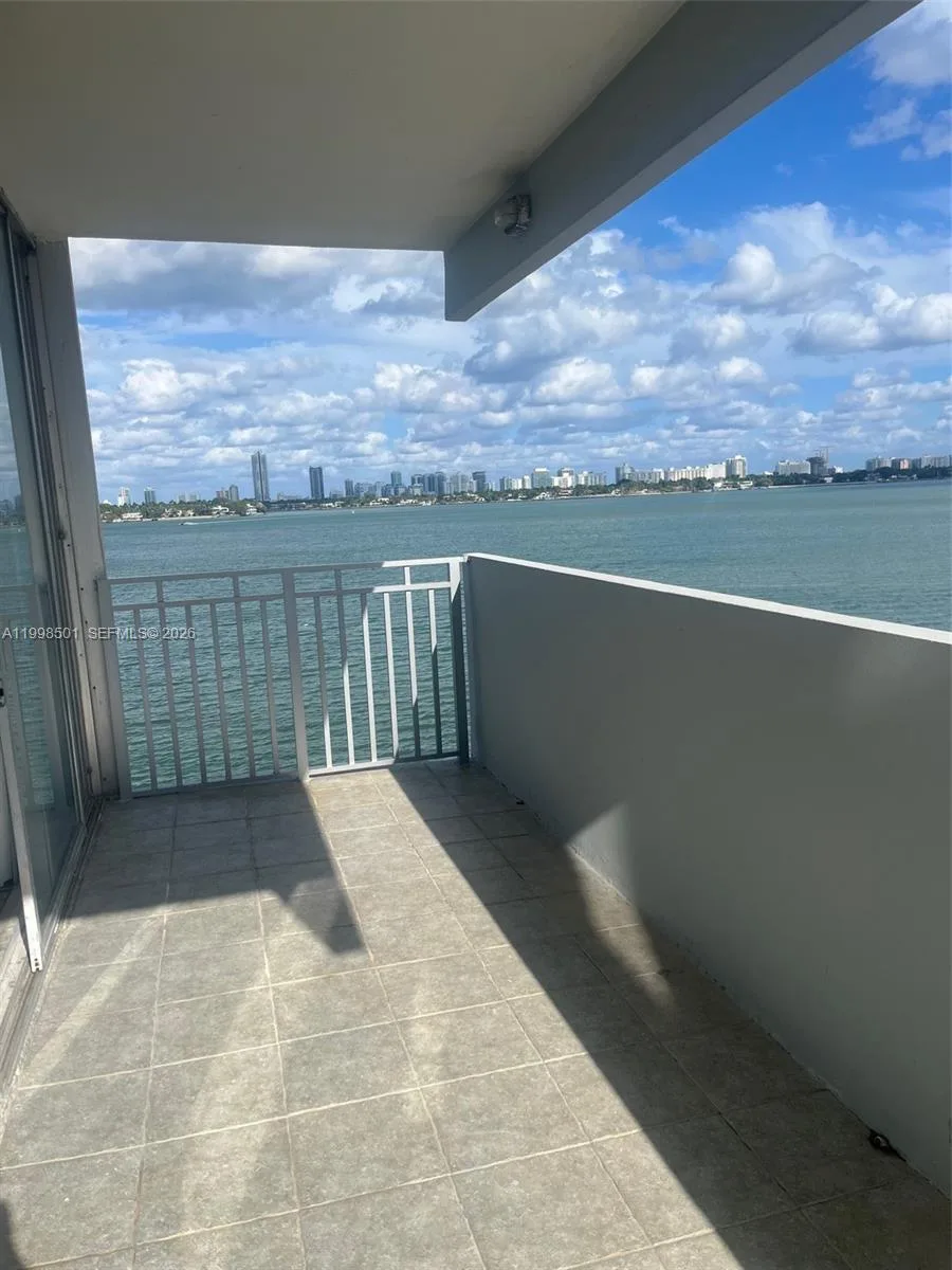 7545 E Treasure Dr # 5H, North Bay Village, FL 33141 photo 3