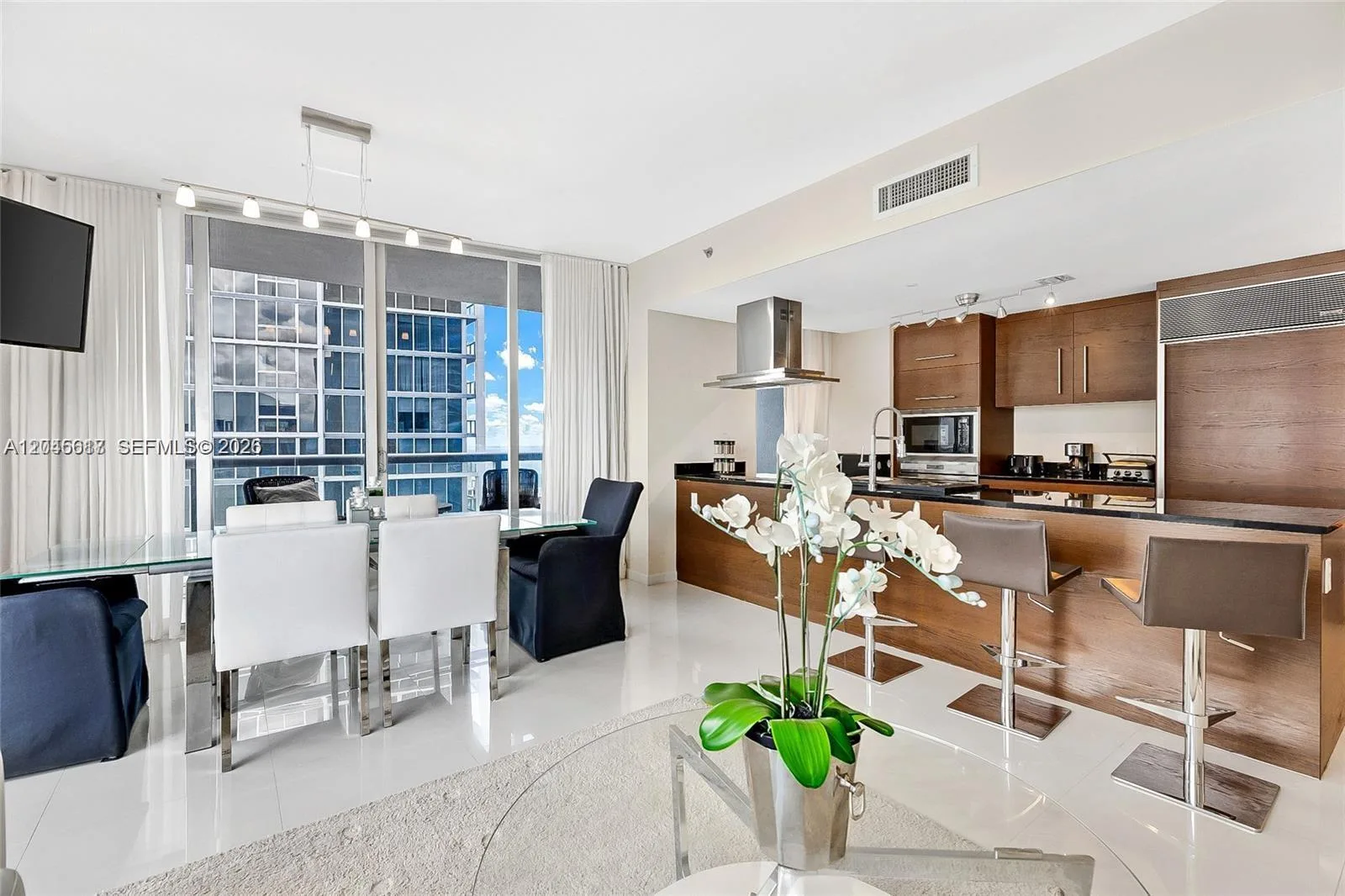 485 Brickell Ave # 3602, Miami, FL 33131 photo 2