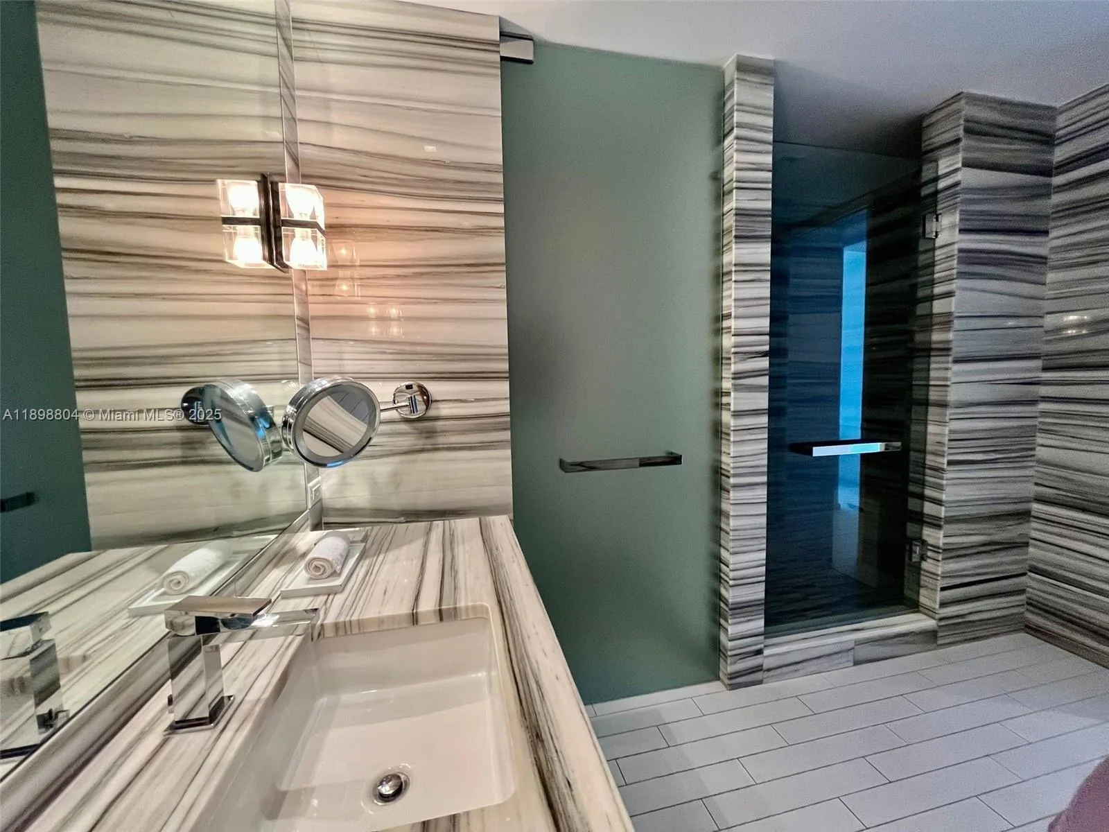 2201 Collins Ave # 626, Miami Beach, FL 33139 photo 4