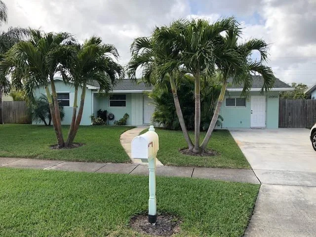 18966 SE Southgate Drive, Jupiter, FL 33469 photo 2