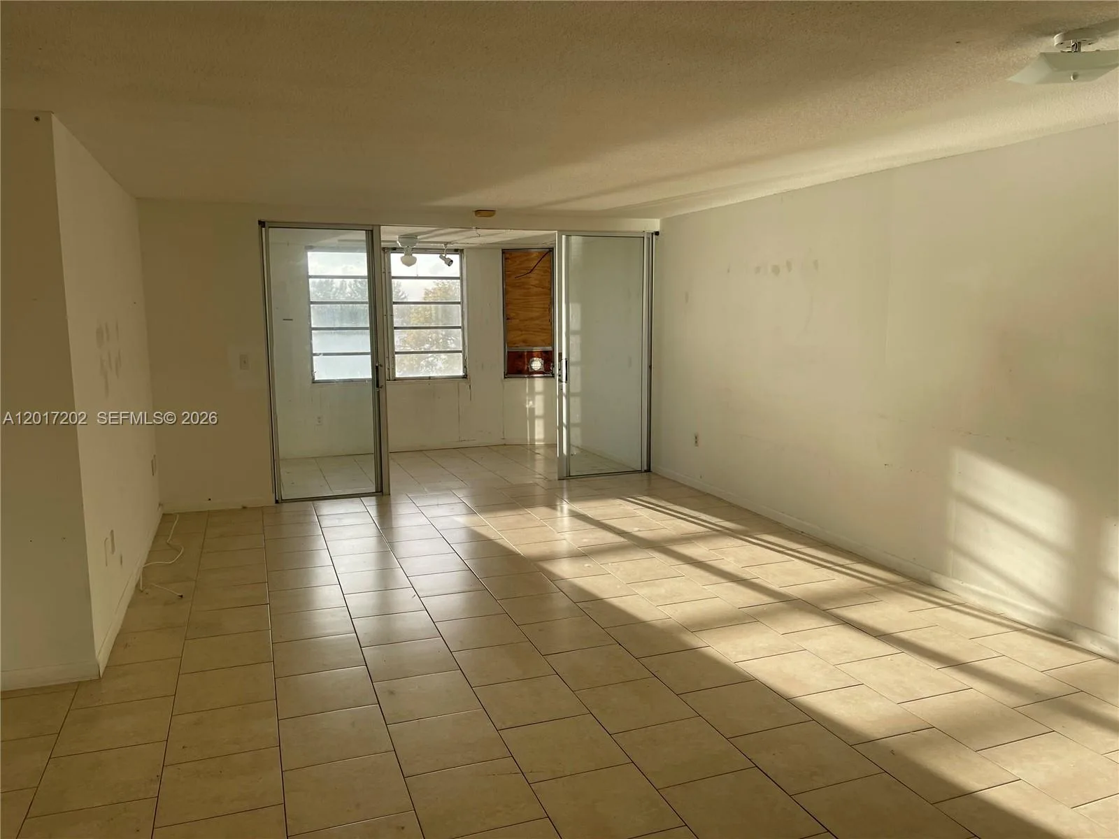 1660 NE 191st St # 313-1, Miami, FL 33179
