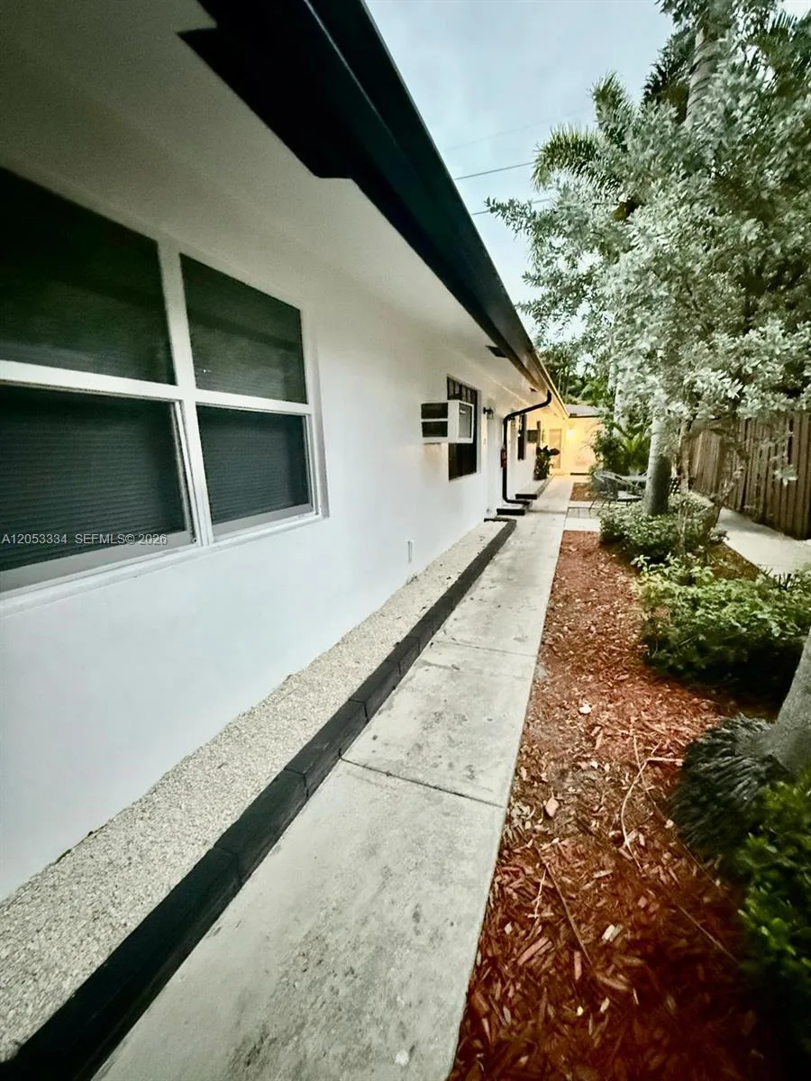 1240 NE 12th Ave # 1-5, Fort Lauderdale, FL 33304