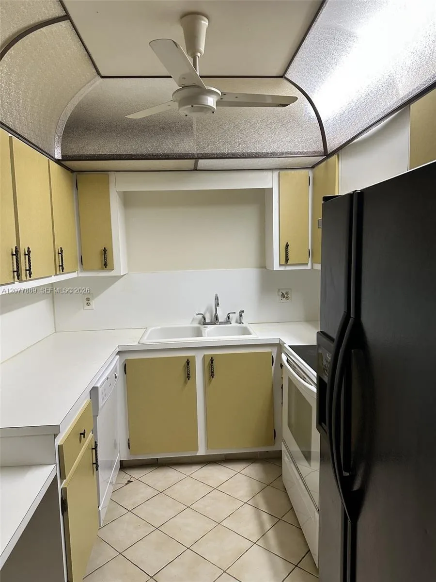 6061 N Falls Cir Dr # 106, Lauderhill, FL 33319